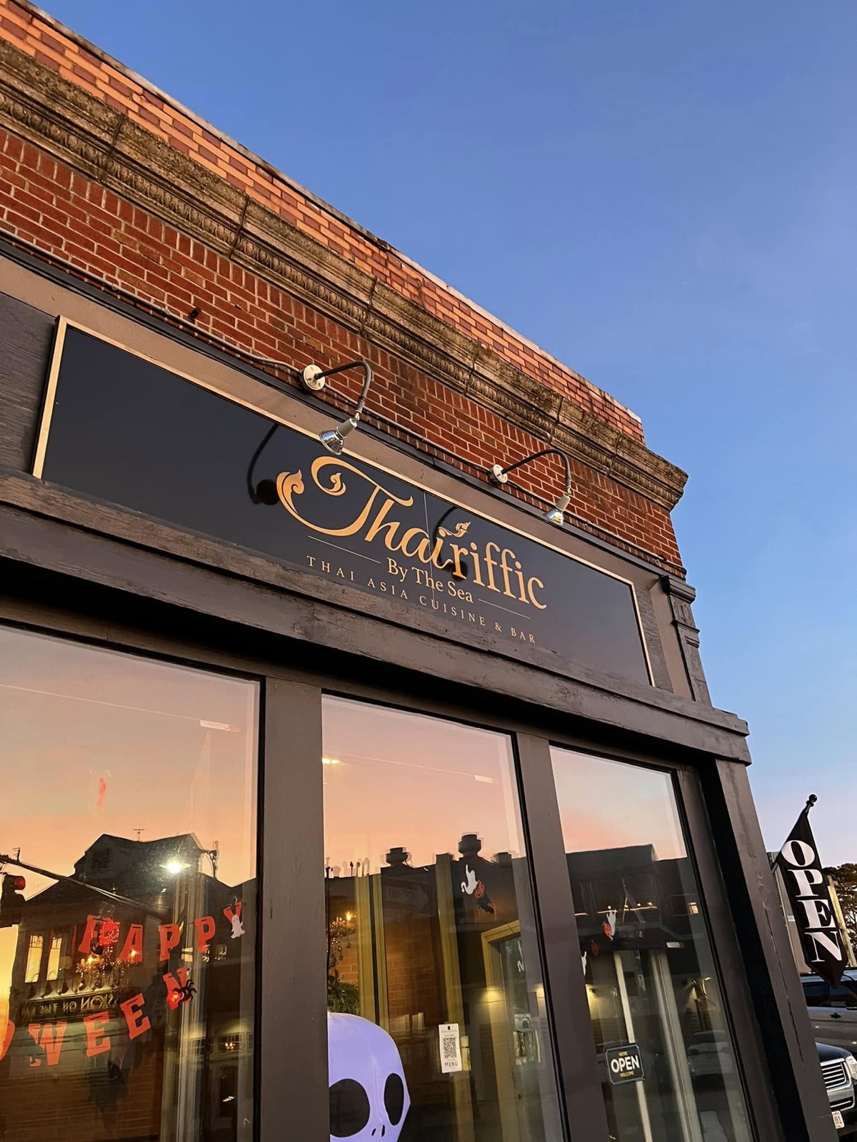 ThaiRiffic by the Sea storefront